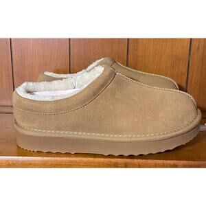 Size 7 Auden Suede Shoe with Sherpa Lining. Nice Soles for Outdoor Wear as well